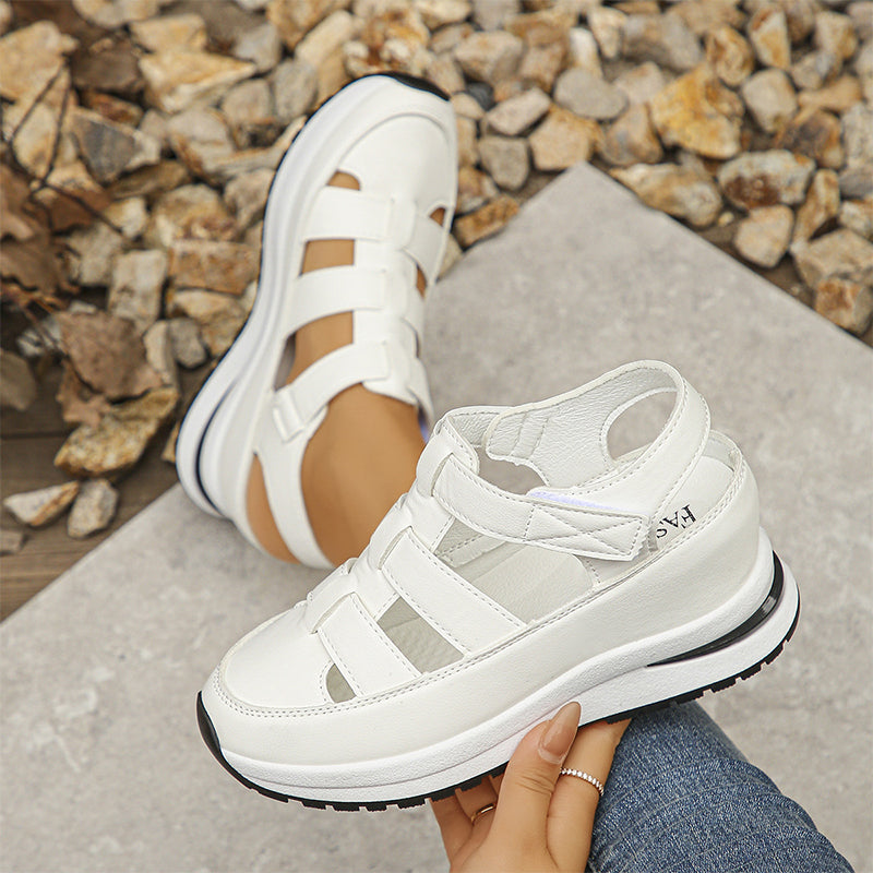 SneakerSandals Chic