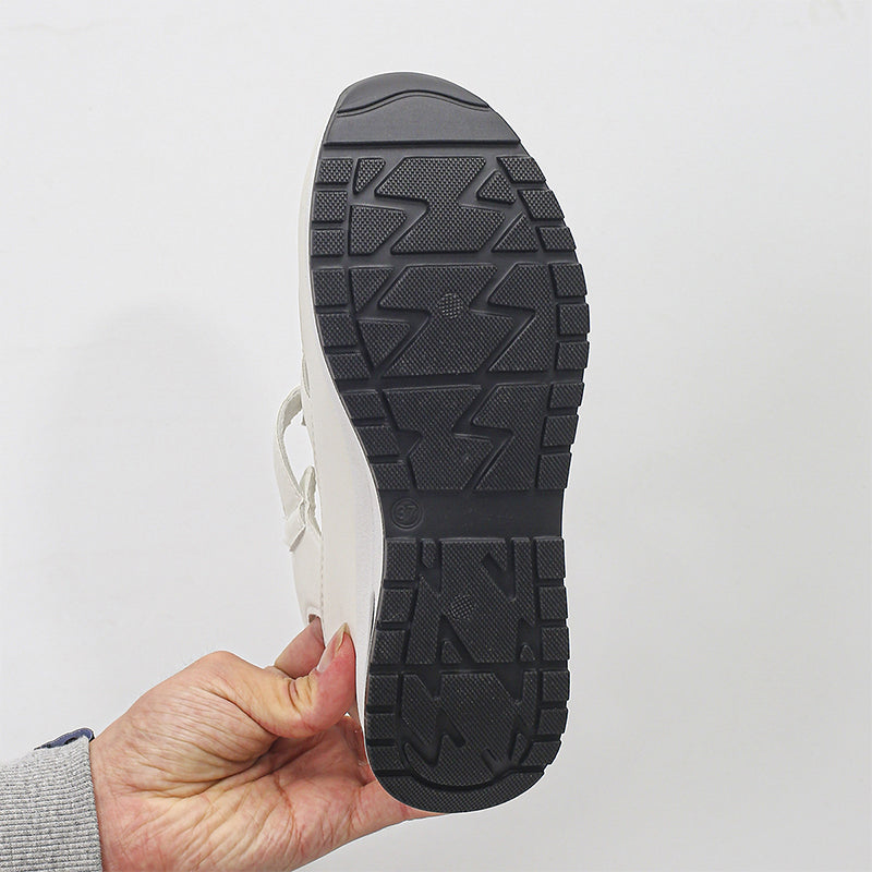 SneakerSandals Chic