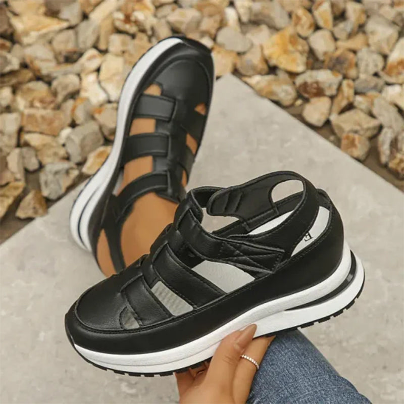 SneakerSandals Chic