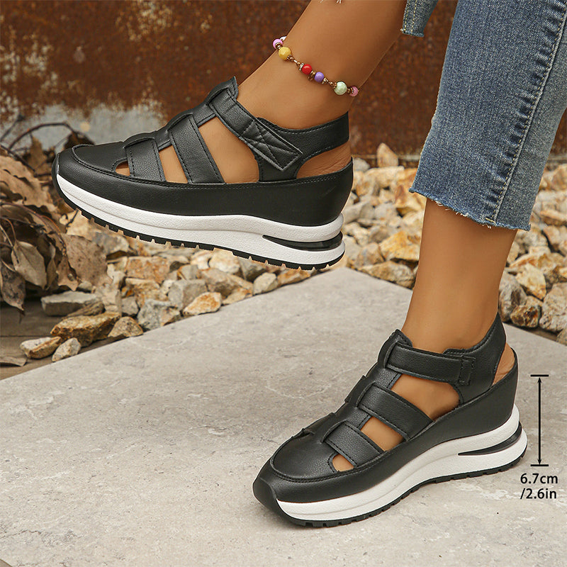 SneakerSandals Chic